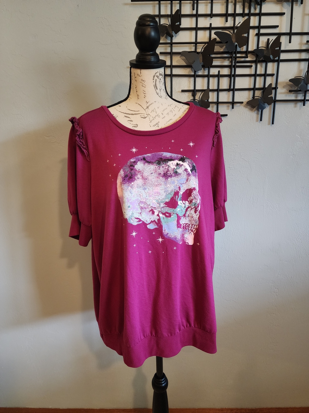 Torrid Magenta Short Sleeve Skull Graphic Tee
